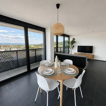 Appartement Skyline Mit Eckterrasse *